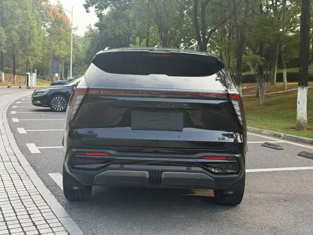 Geely Boyue L — Фото автомобиля 11