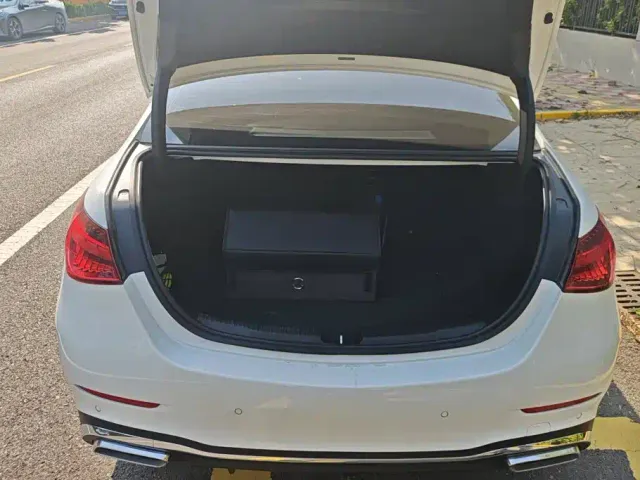 Mercedes-Benz C-Class — Фото автомобиля 4
