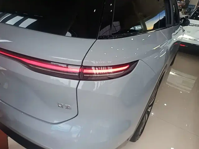 Nio ES8 — Фото автомобиля 7