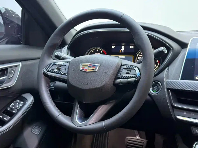 Cadillac CT5 — Фото автомобиля 11