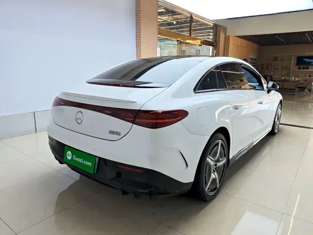 Mercedes-Benz EQE — Фото автомобиля 6