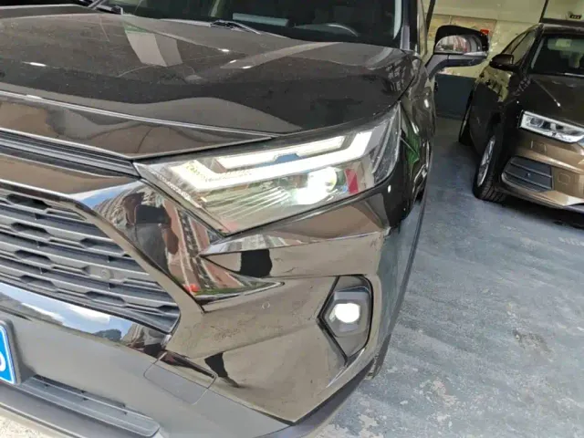 Toyota RAV4 — Фото автомобиля 23
