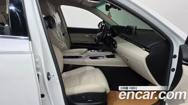 Genesis GV70 — Фото автомобиля 16