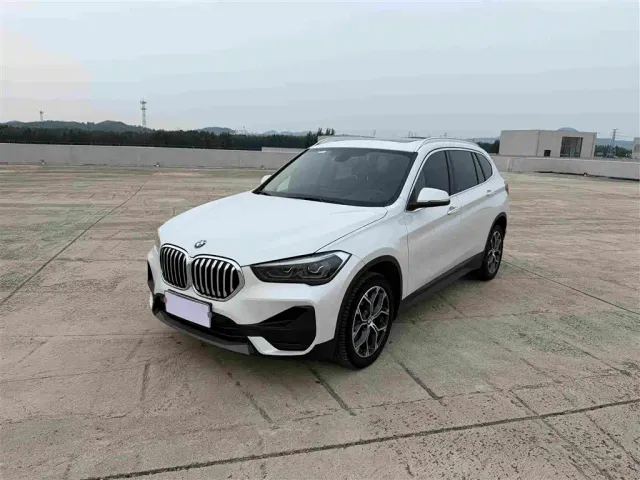Фотография автомобиля — BMW X1