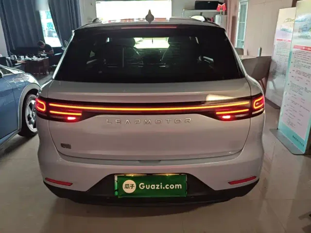 Leapmotor C11 — Фото автомобиля 5