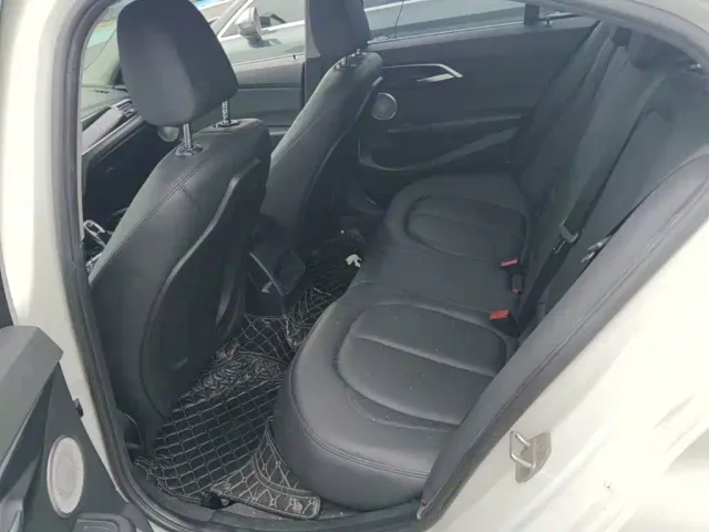 BMW 1 Series — Фото автомобиля 16