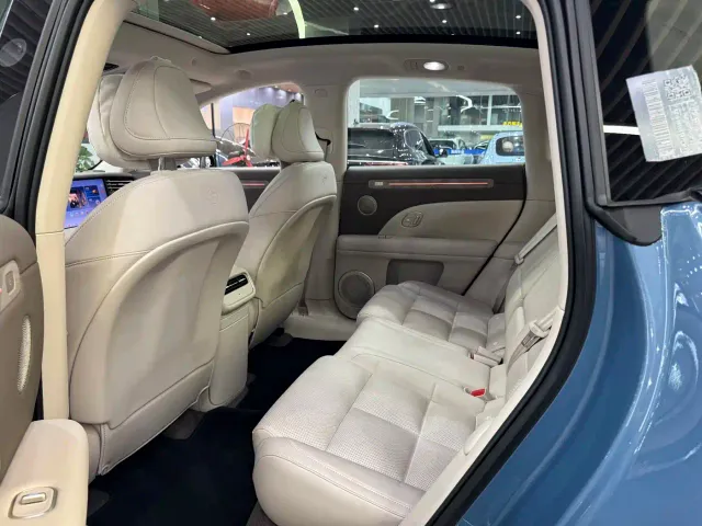 IM Motors LS6 — Фото автомобиля 11