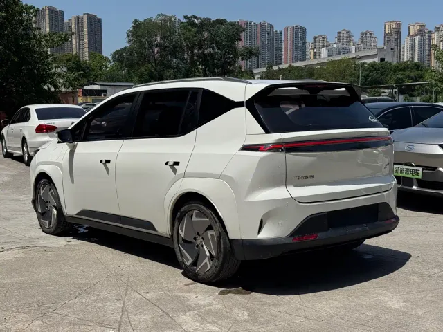 Hycan Z03 — Фото автомобиля 5