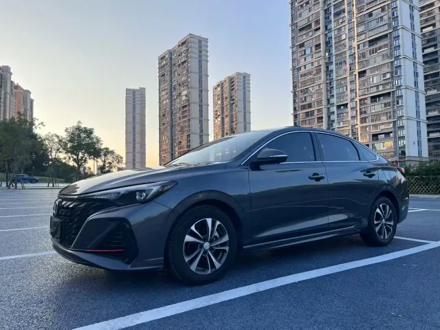 Changan Eado — Фото автомобиля 3
