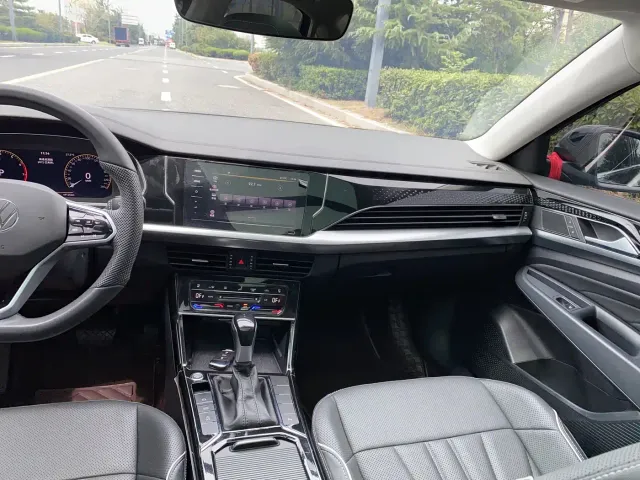 Volkswagen Passat — Фото автомобиля 18