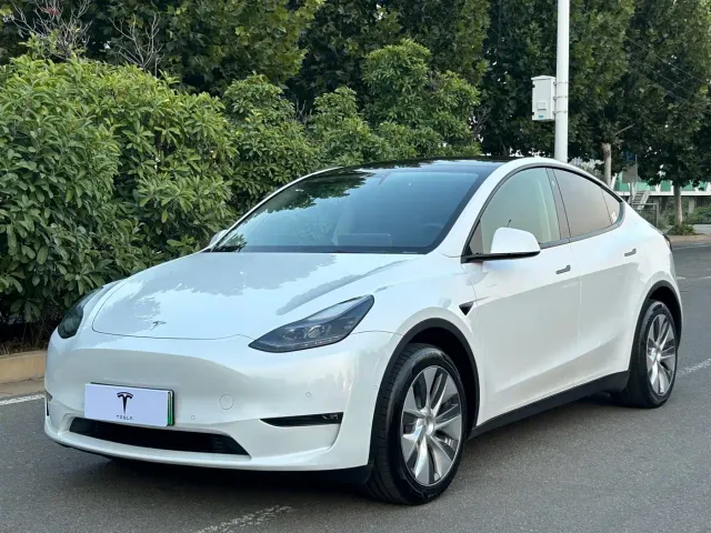 Фотография автомобиля — Tesla Model Y