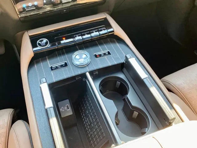 Lincoln Navigator — Фото автомобиля 23