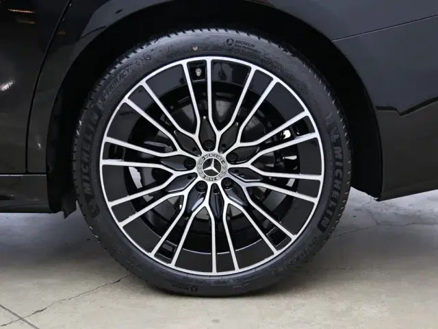 Mercedes-Benz E-Class — Фото автомобиля 28