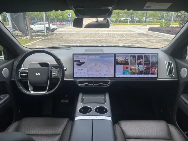 Li Auto L8 — Фото автомобиля 5