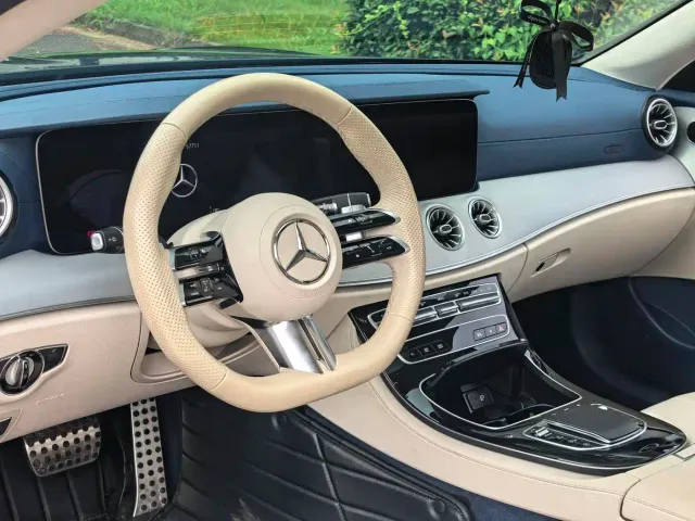 Mercedes-Benz E-Class — Фото автомобиля 9