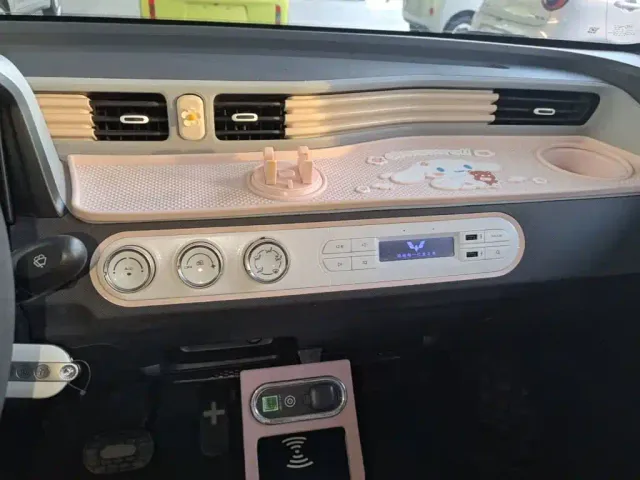 Wuling Hongguang Mini EV — Фото автомобиля 12