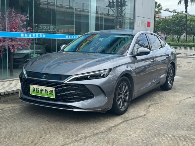 Фотография автомобиля — BYD Qin L