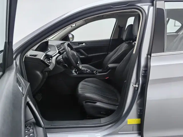 Peugeot 408 — Фото автомобиля 10