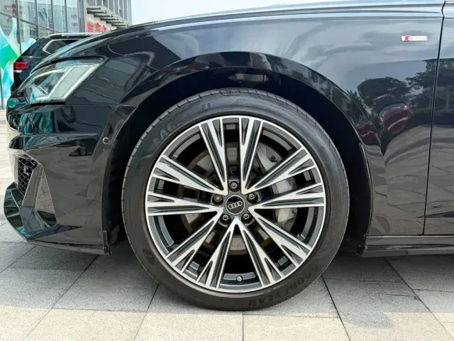 Audi A6L — Фото автомобиля 11