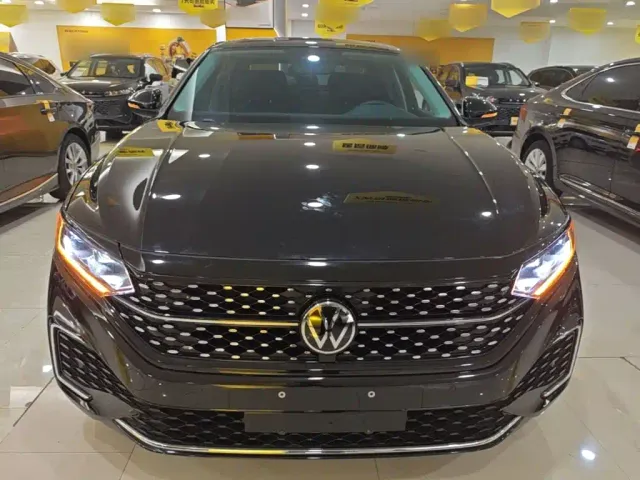 Volkswagen Passat — Фото автомобиля 2