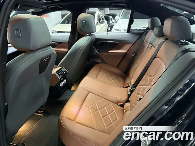BMW 5 Series G60 — Фото автомобиля 10