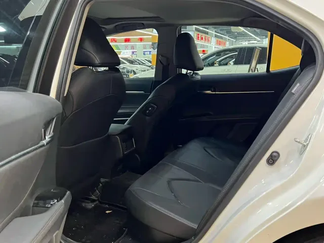 Toyota Camry — Фото автомобиля 6