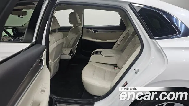 Hyundai Grandeur Grandeur (New) Hybrid — Фото автомобиля 18