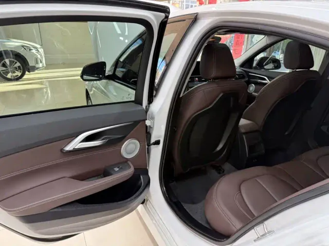 BMW 1 Series — Фото автомобиля 17