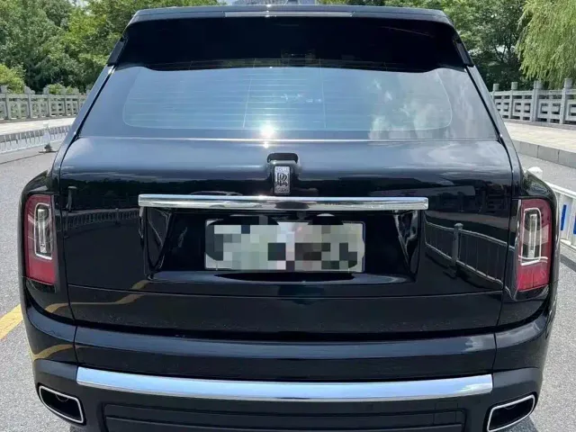 Rolls-Royce Cullinan — Фото автомобиля 2