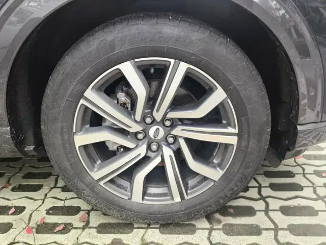 Ford Explorer — Фото автомобиля 6