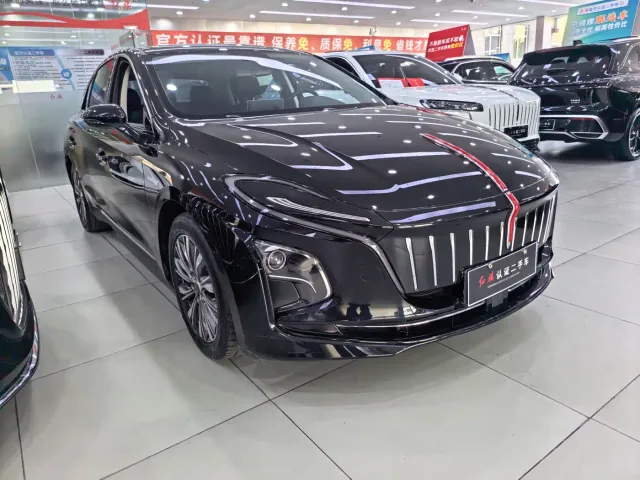 Hongqi E-QM5 — Фото автомобиля 3