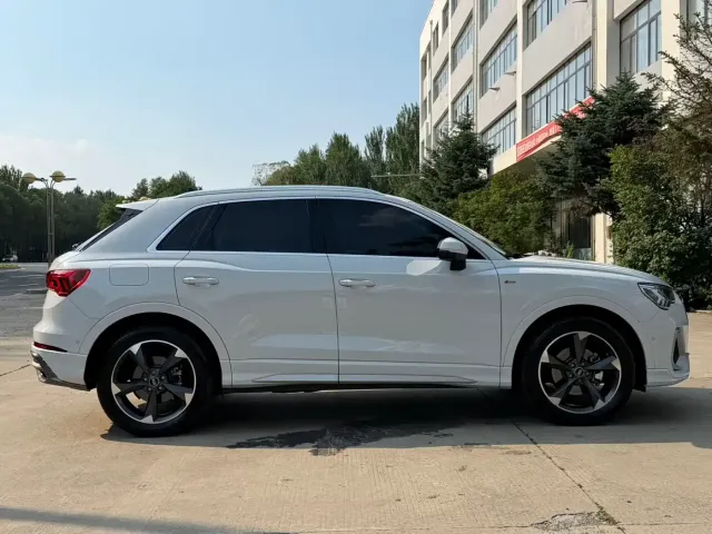 Audi Q3 — Фото автомобиля 4