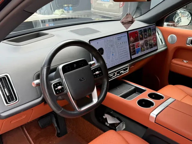 Li Auto L8 — Фото автомобиля 4