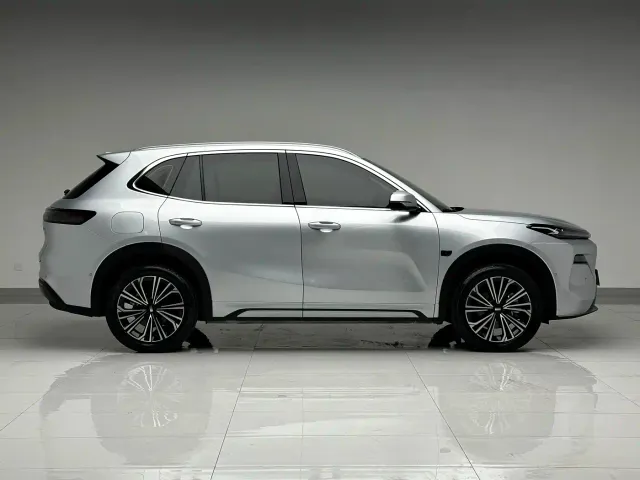 Geely Galaxy Starship 7 EM-i — Фото автомобиля 5