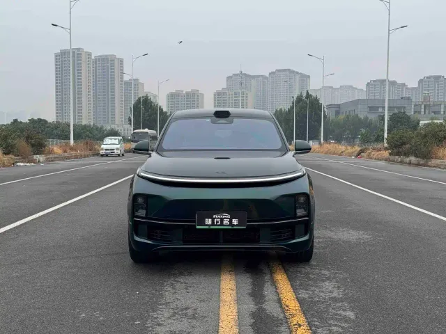 Li Auto L9 — Фото автомобиля 2