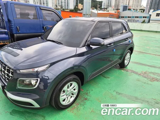 Hyundai Venue — Фото автомобиля 2