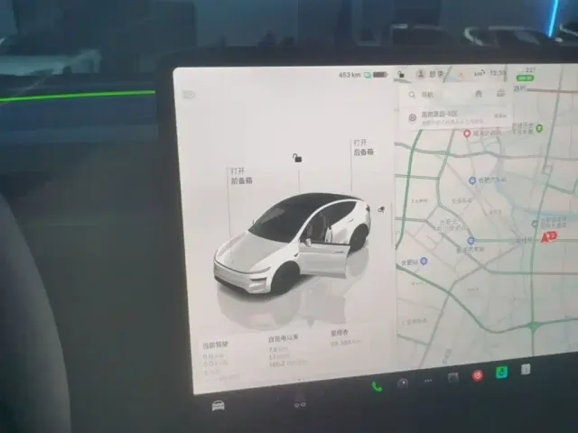 Tesla Model Y — Фото автомобиля 13