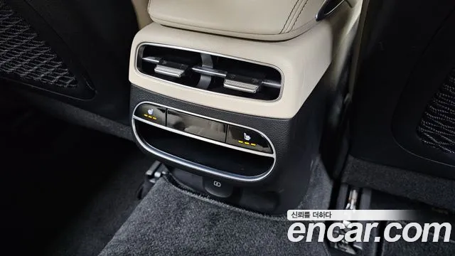 Genesis GV70 — Фото автомобиля 19