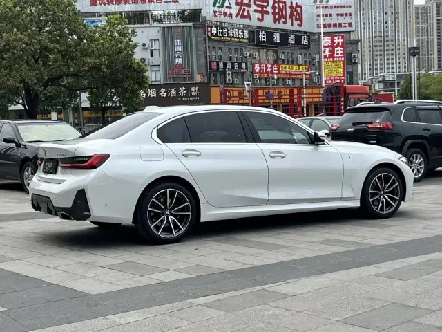 BMW 3 Series — Фото автомобиля 4