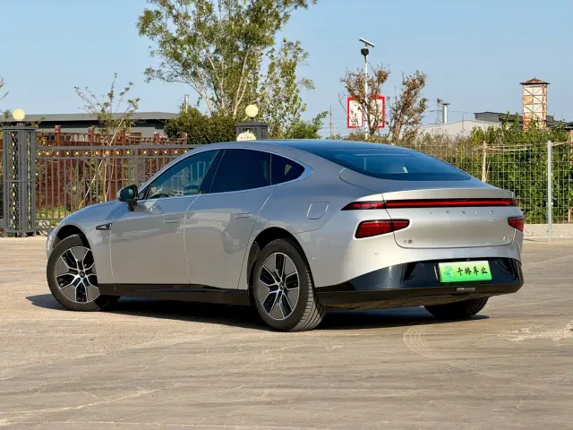 Xpeng P7 — Фото автомобиля 5