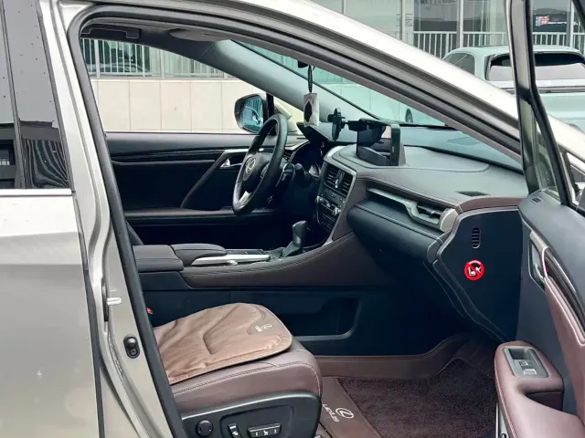 Lexus RX — Фото автомобиля 6