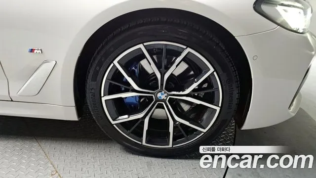 BMW 5-Series 5 серия (G30) 530i xDrive M Sport — Фото автомобиля 5