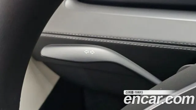 Tesla Model Y — Фото автомобиля 23