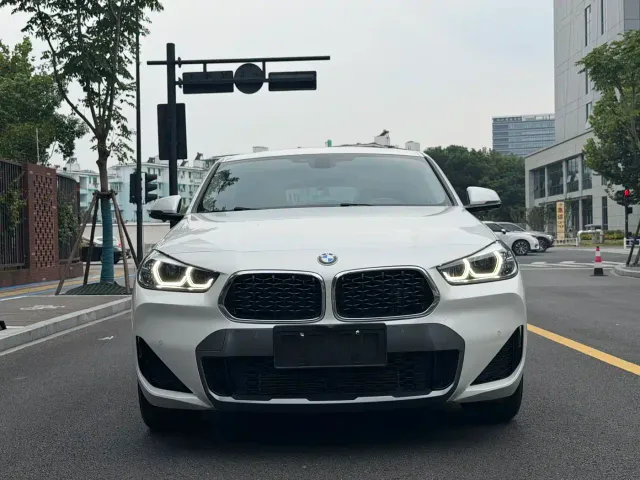 BMW X2 — Фото автомобиля 2