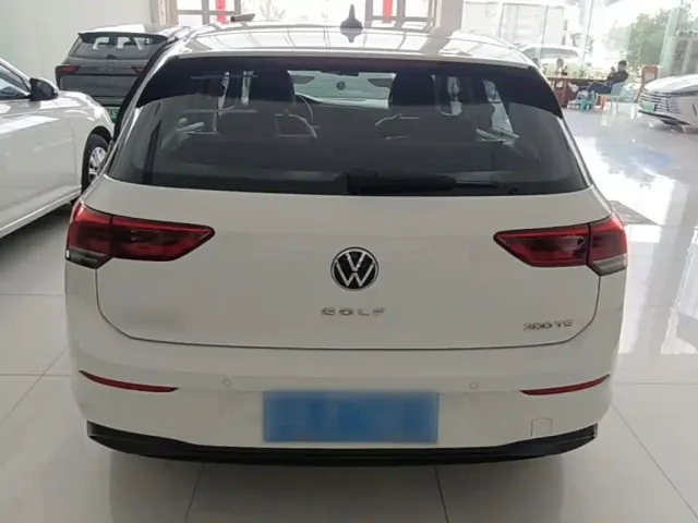 Volkswagen Golf — Фото автомобиля 5