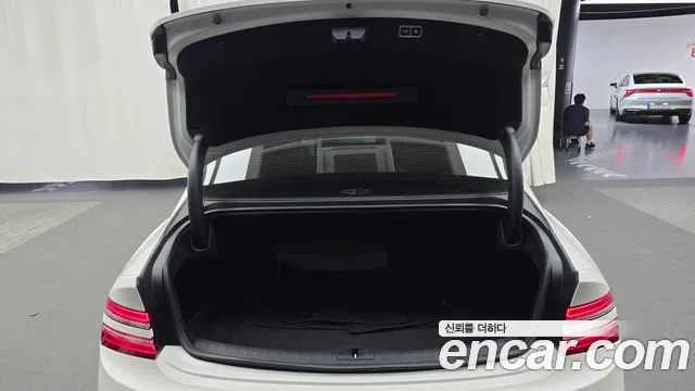 Genesis G80 Бензин 3.5 турбо AWD — Фото автомобиля 20