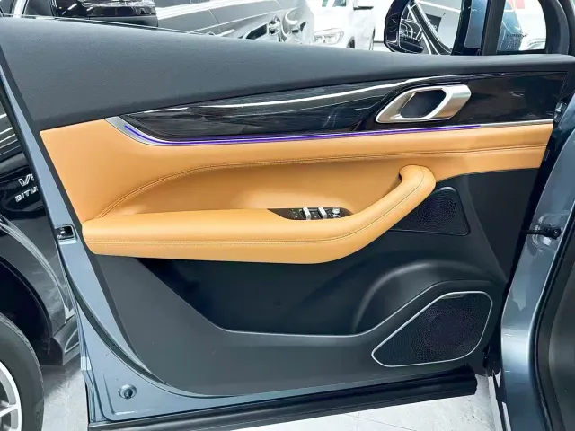 Geely Boyue L — Фото автомобиля 10