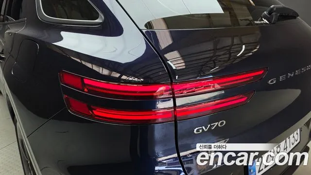 Genesis GV70 — Фото автомобиля 8