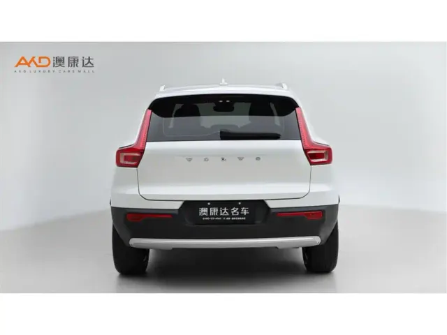 Volvo XC40 — Фото автомобиля 4
