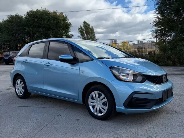 Honda Fit — Фото автомобиля 3